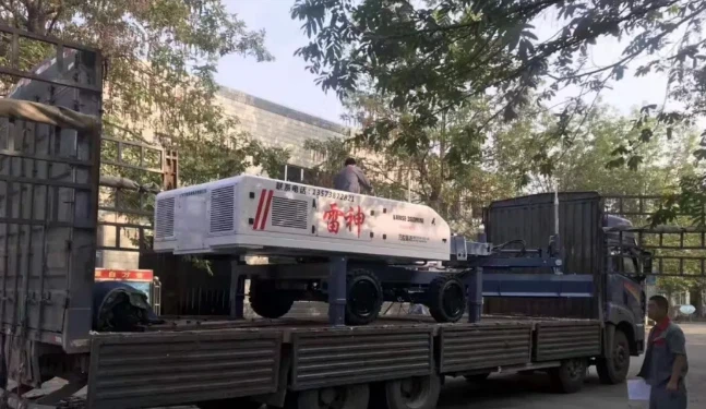 Felicitări calde Shandong Vanse YZ30-4 Mașină de șapă cu braț telescopic de d...